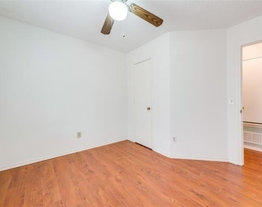 2929 Big Oaks Drive - Photo Thumbnail 13