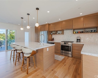 33792 Chula Vista Avenue - Photo Thumbnail 8