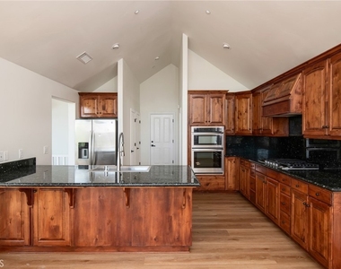 1477 Sequoia Drive - Photo Thumbnail 5
