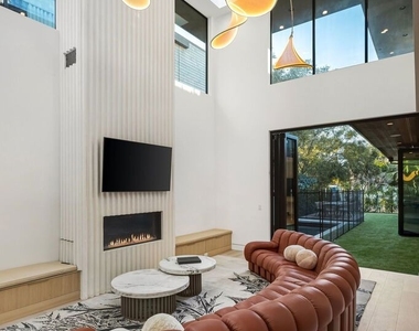 738 Palms Boulevard - Photo Thumbnail 8