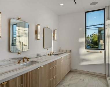 738 Palms Boulevard - Photo Thumbnail 30