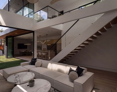 738 Palms Boulevard - Photo Thumbnail 11