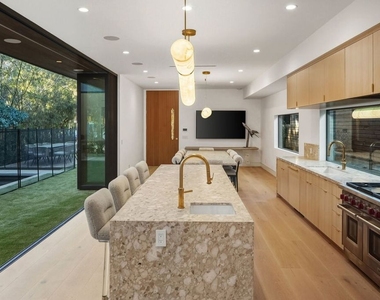 738 Palms Boulevard - Photo Thumbnail 14