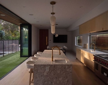 738 Palms Boulevard - Photo Thumbnail 7