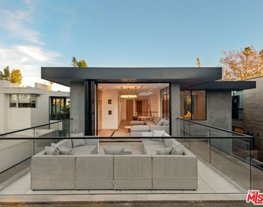 738 Palms Boulevard - Photo Thumbnail 21