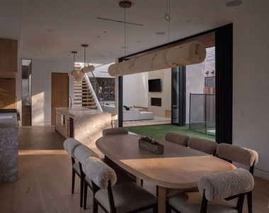 738 Palms Boulevard - Photo Thumbnail 9