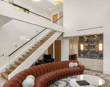 738 Palms Boulevard - Photo Thumbnail 5