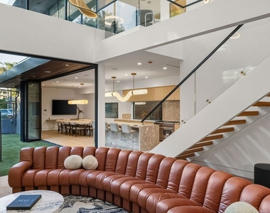 738 Palms Boulevard - Photo Thumbnail 6