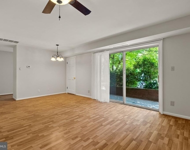 12654 Dara Drive - Photo Thumbnail 7