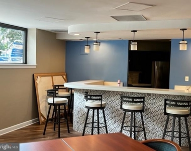 2111 Wisconsin Avenue Nw - Photo Thumbnail 4