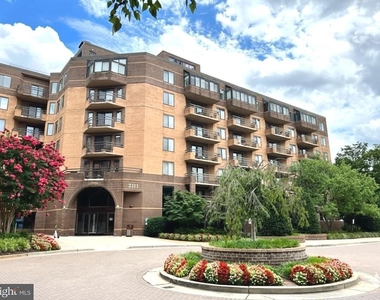 2111 Wisconsin Avenue Nw - Photo Thumbnail 7