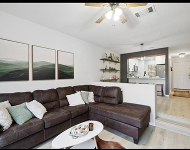 11404 Walnut Ridge Dr - Photo Thumbnail 4