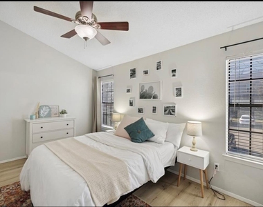 11404 Walnut Ridge Dr - Photo Thumbnail 10