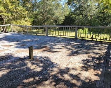 236 Adelaide Drive - Photo Thumbnail 8