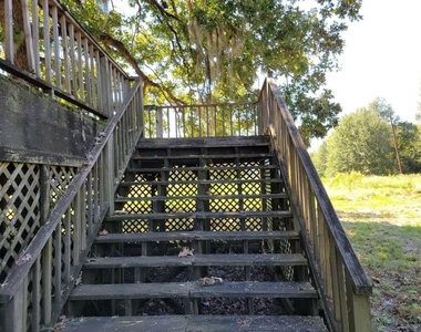 236 Adelaide Drive - Photo Thumbnail 7
