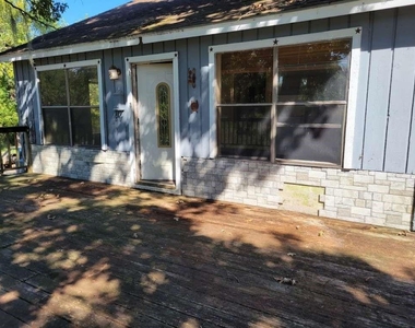 236 Adelaide Drive - Photo Thumbnail 9