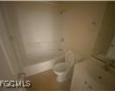 3555 Seminole Avenue - Photo Thumbnail 4