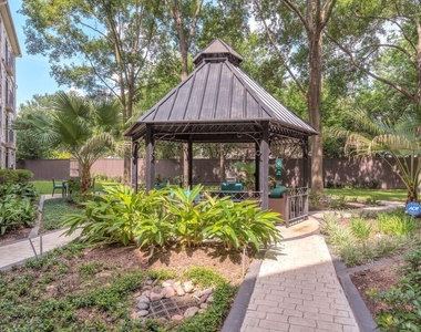 5800 Woodway Drive - Photo Thumbnail 5