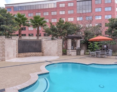 5800 Woodway Drive - Photo Thumbnail 7