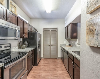 5800 Woodway Drive - Photo Thumbnail 20