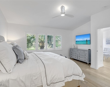 8345 Excalibur Circle - Photo Thumbnail 12