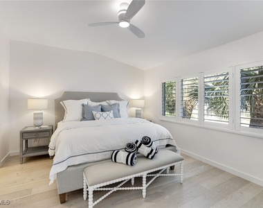 8345 Excalibur Circle - Photo Thumbnail 4