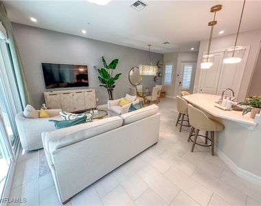 232 Indies Drive E - Photo Thumbnail 10