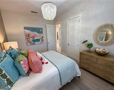 232 Indies Drive E - Photo Thumbnail 34
