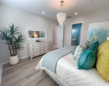 232 Indies Drive E - Photo Thumbnail 20