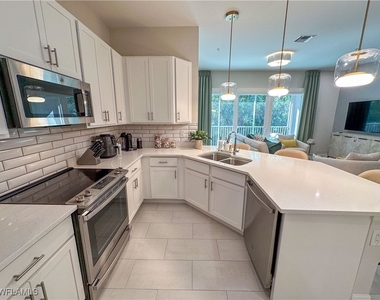 232 Indies Drive E - Photo Thumbnail 5