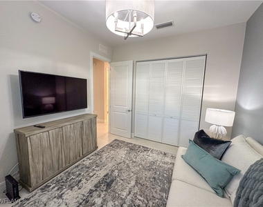 232 Indies Drive E - Photo Thumbnail 38