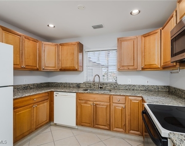 180 Cypress Way E - Photo Thumbnail 7