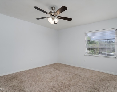 180 Cypress Way E - Photo Thumbnail 15