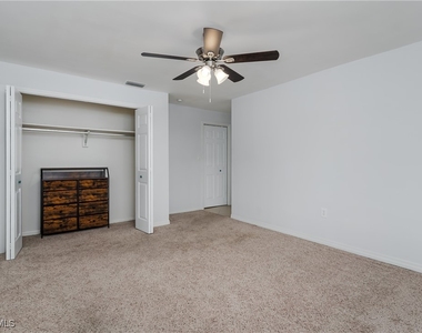 180 Cypress Way E - Photo Thumbnail 16