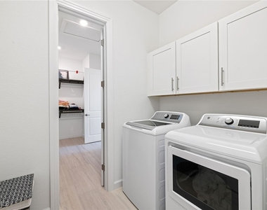 3130 Heather Glen Court - Photo Thumbnail 30
