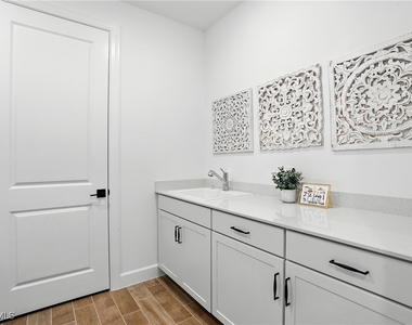 18282 Parksville Drive - Photo Thumbnail 34