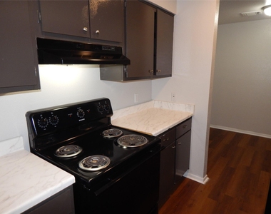 204 Northpointe Avenue - Photo Thumbnail 19