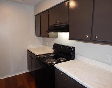 204 Northpointe Avenue - Photo Thumbnail 18