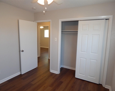 204 Northpointe Avenue - Photo Thumbnail 13
