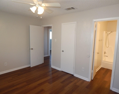 204 Northpointe Avenue - Photo Thumbnail 8