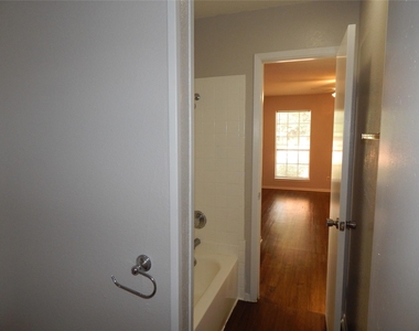204 Northpointe Avenue - Photo Thumbnail 27