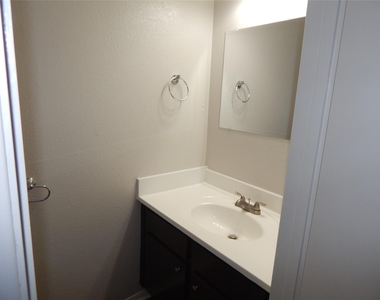 204 Northpointe Avenue - Photo Thumbnail 21