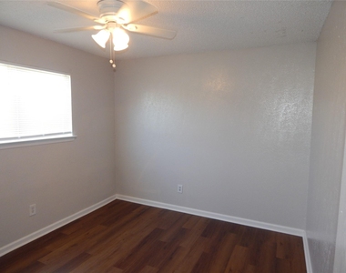 204 Northpointe Avenue - Photo Thumbnail 12