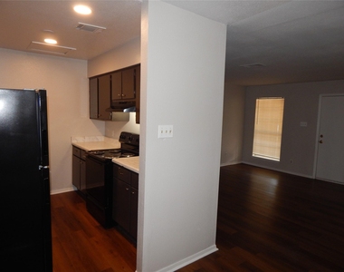 204 Northpointe Avenue - Photo Thumbnail 20