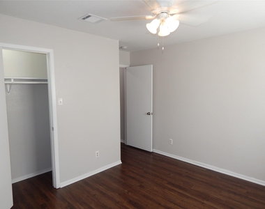 204 Northpointe Avenue - Photo Thumbnail 28