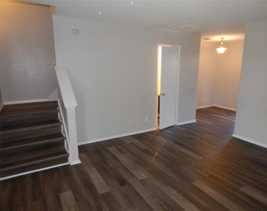 204 Northpointe Avenue - Photo Thumbnail 16