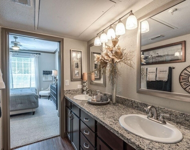 5800 Woodway Drive - Photo Thumbnail 21