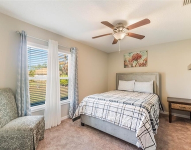 15 Raeland Lane - Photo Thumbnail 10