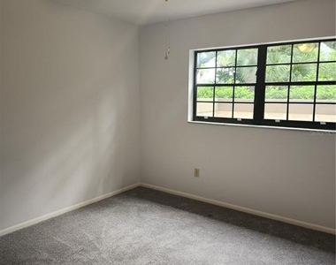 1515 Forrest Nelson Boulevard - Photo Thumbnail 15