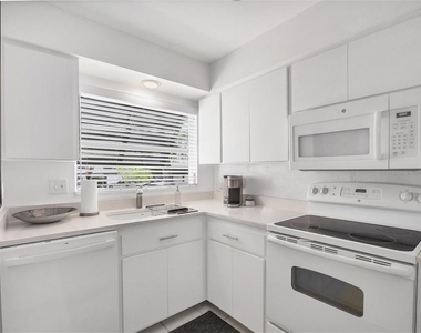 4660 Ocean Boulevard - Photo Thumbnail 5